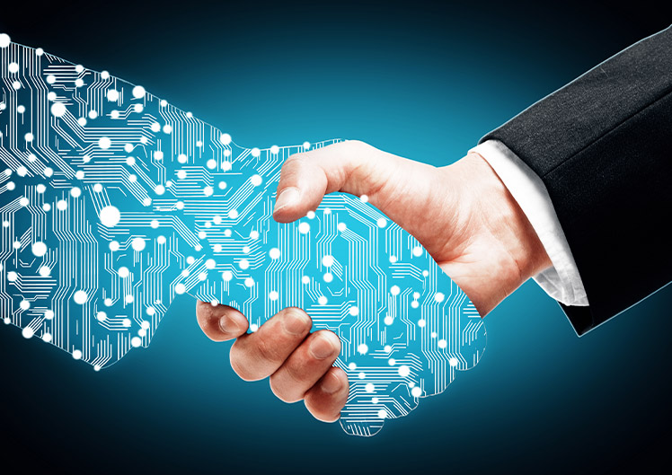 Handschlag zwischen der Hand eines Geschäftsmannes und einer digital gezeichneten Hand.